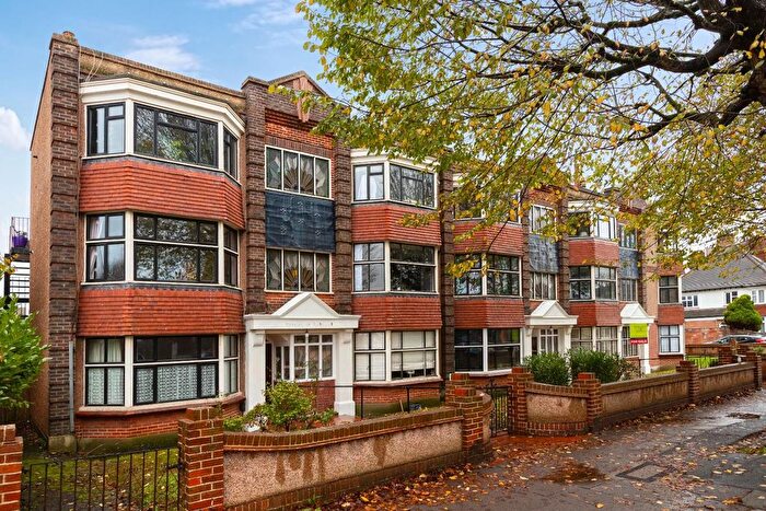 2 Bedroom Flat For Sale In New Church Road, Hove, BN3