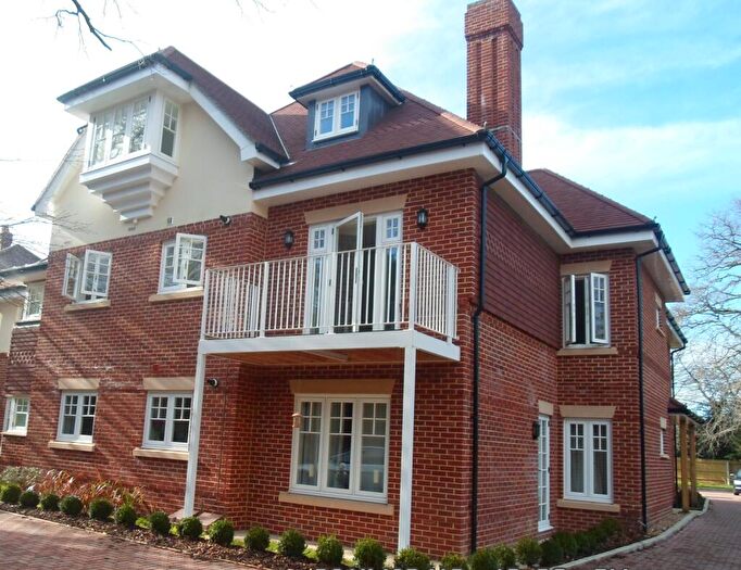 2 Bedroom Flat To Rent In Glenferness Avenue, Bournemouth, Dorset, BH4