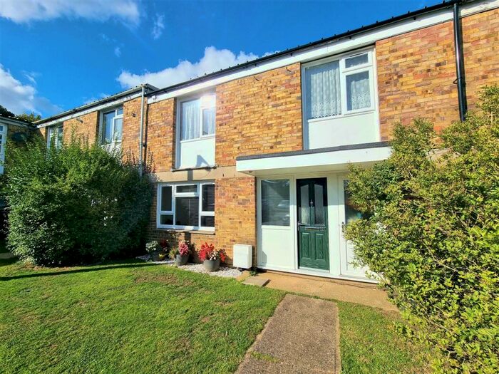 Houses for sale & to rent in Harlow Common, Harlow