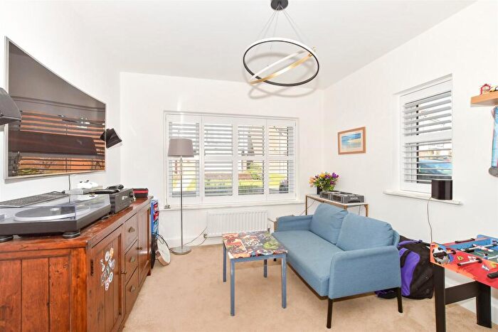 4 Bedroom Detached House For Sale In Southern View, Haywards Heath, West Sussex, RH16