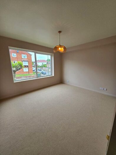 2 Bedroom Flat To Rent In Sevington Road, London, NW4