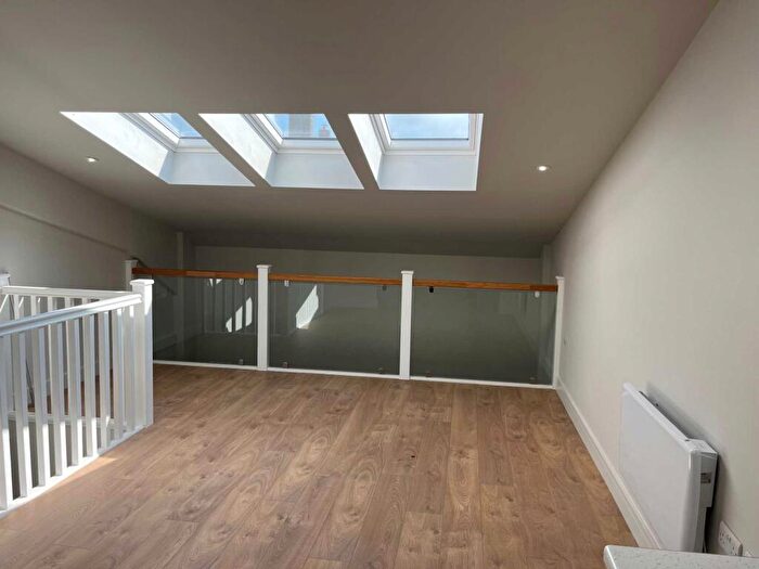 1 Bedroom Flat To Rent In Orchid House, Stonesfield, OX29