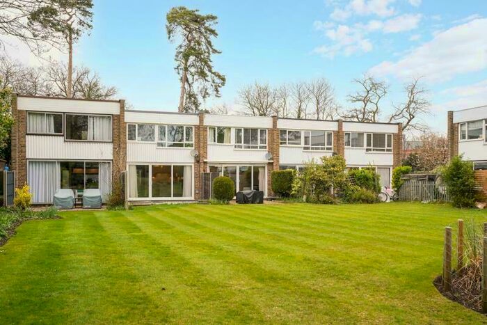 3 Bedroom Terraced House To Rent In St Georges Close, Weybridge, Surrey, KT13