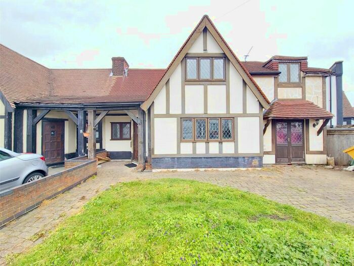 4 Bedroom Semi-Detached House To Rent In Lawns Way, Romford, Essex, RM5