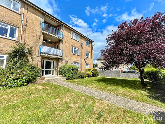 2 Bedroom Apartment For Sale In Kinson Grove, Bournemouth, BH10