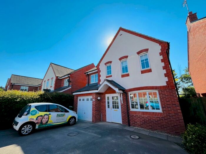 4 Bedroom Detached House To Rent In Woodlands, Grange Park, Northampton, Northamptonshire, NN4