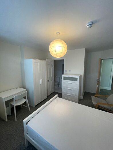 6 Bedroom Semi-Detached House To Rent In Kingsholm Road, Bristol, BS10