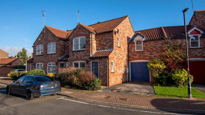 3 Bedroom Town House To Rent In Hansom Place, Haxby Road, York, YO31