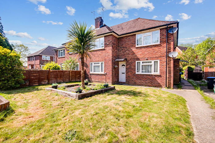 2 Bedroom Maisonette For Sale In Southwick Close, East Grinstead, West Sussex, RH19