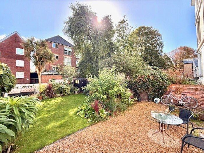 1 Bedroom Flat To Rent In Victoria Road North, Southsea, PO5