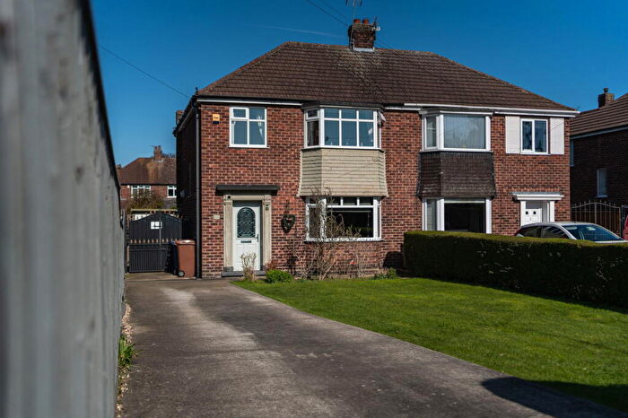 3 Bedroom Semi-Detached House For Sale In Laceby Road, Grimsby, DN34