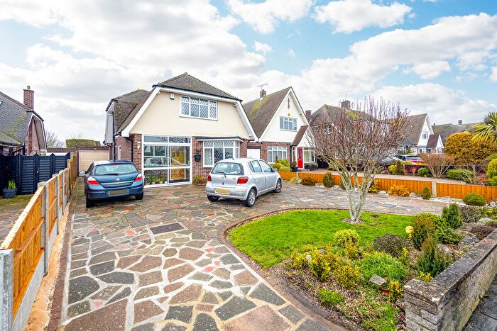 4 Bedroom Detached House For Sale In Mountdale Gardens, Leigh-On-Sea, SS9