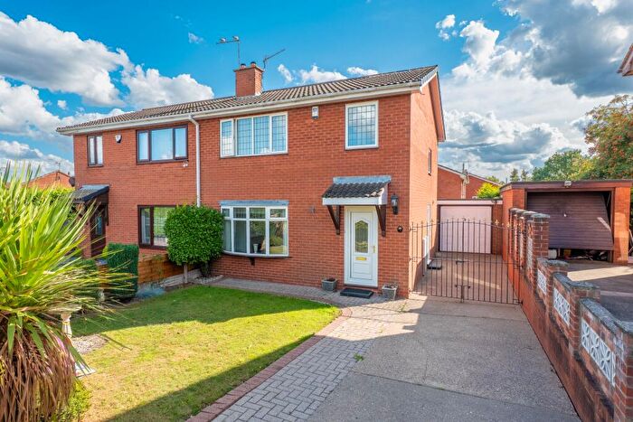 3 Bedroom Semi-Detached House For Sale In Littondale, Worksop, S81