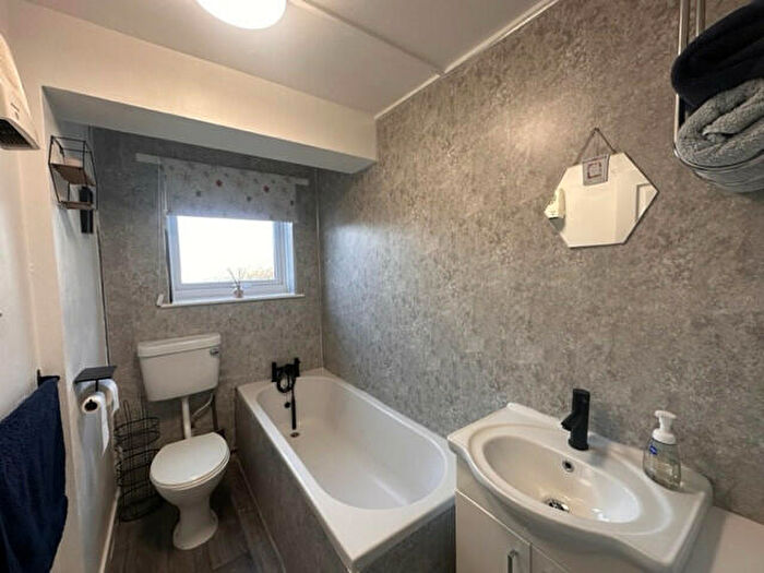 1 Bedroom Flat To Rent In Dunkeld Drive, Hull, Yorkshire, HU6