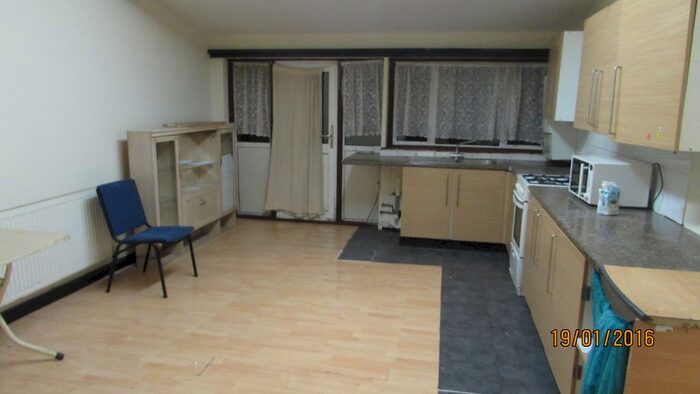 4 Bedroom Terraced House To Rent In Cromwell Road, Forest Gate, Newham, E7