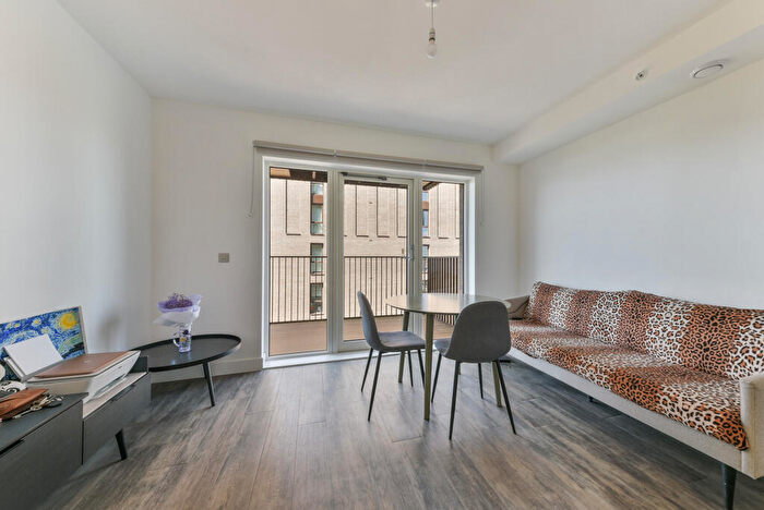 1 Bedroom Apartment To Rent In Millet Place, Pontoon Dock London, E16