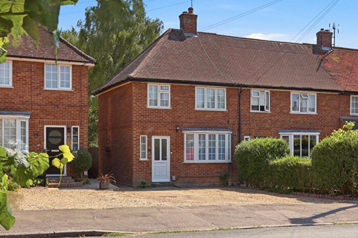 3 Bedroom Terraced House For Sale In Hampden Road, Hitchin, SG4