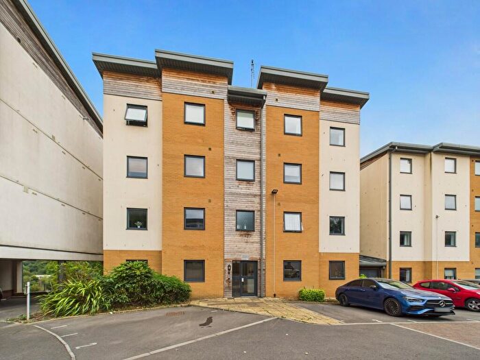 2 Bedroom Apartment To Rent In Mill Court, BS5
