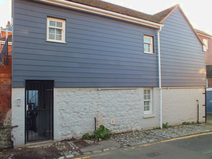 1 Bedroom Flat To Rent In Dental Street, Hythe, CT21