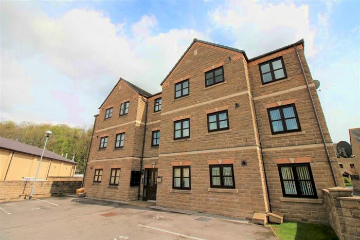 2 Bedroom Apartment To Rent In Mereside, Huddersfield, HD5