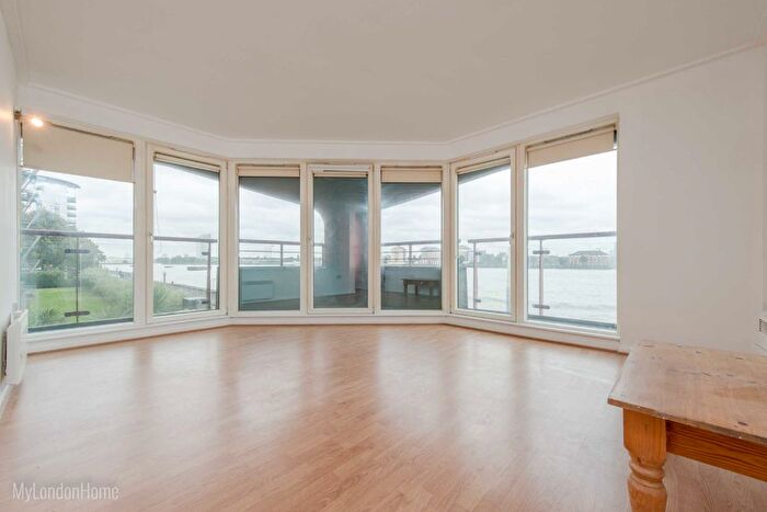 2 Bedroom Flat To Rent In Hutchings Street, London, E14