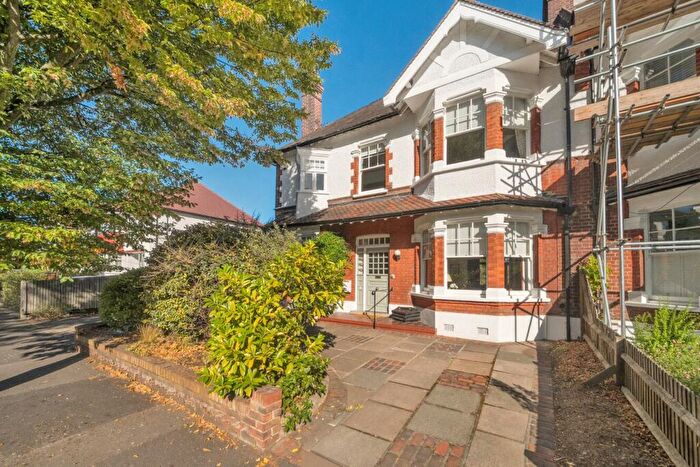 5 Bedroom Semi-Detached House For Sale In Kings Avenue, Bromley, BR1