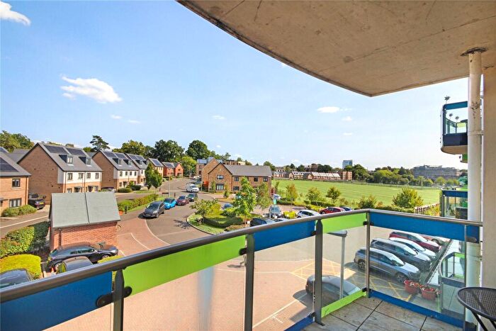 2 Bedroom Apartment For Sale In Johnstone Close, Bracknell, Berkshire, RG12