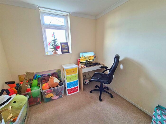 3 Bedroom End Of Terrace House For Sale In Hopyard Close, Leominster, HR6