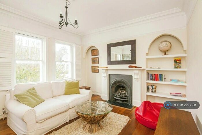 3 Bedroom Flat To Rent In Sangora Road, London, SW11