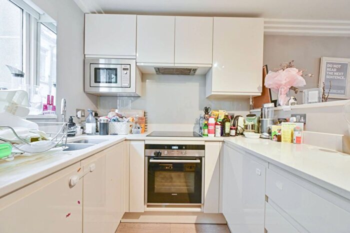 1 Bedroom Flat To Rent In Craven Street, The Strand, London, WC2N