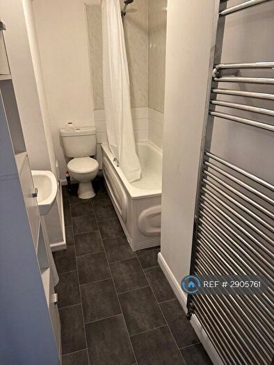 1 Bedroom Flat To Rent In Holmesdale Road, London, SE25