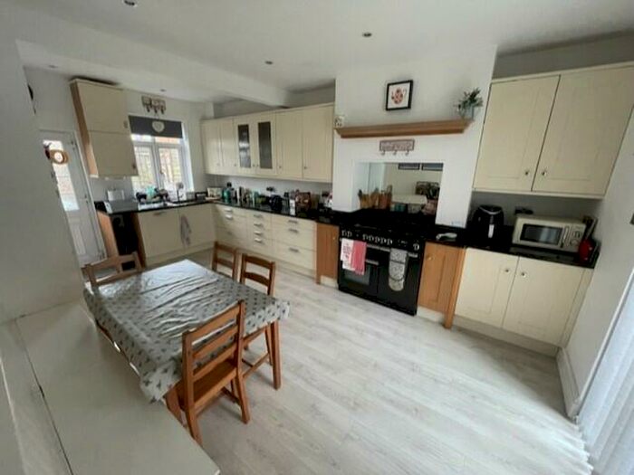 3 Bedroom Detached House To Rent In London Road, Northwich, Cheshire, CW9