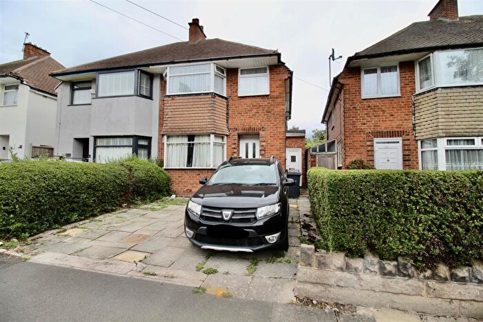 3 Bedroom Semi-Detached House For Sale In Fowey Road, Hodge Hill, Birmingham, B34