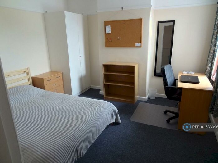 5 Bedroom Terraced House To Rent In Sheffield Road, Portsmouth, PO1