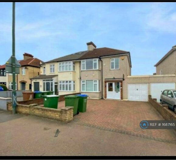 3 Bedroom Semi-Detached House To Rent In Brampton Road, Bexleyheath, DA7