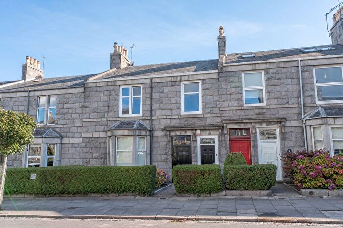 3 Bedroom Maisonette For Sale In Mile End Avenue, Aberdeen, AB15