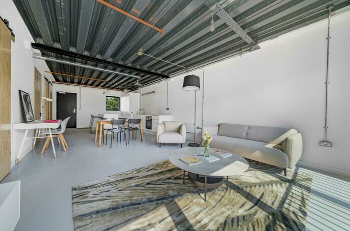 2 Bedroom Apartment To Rent In Aire Lofts, Climate Innovation District, LS9