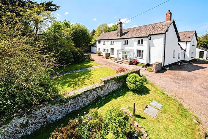 7 Bedroom Detached House For Sale In Langtree, Torrington, EX38
