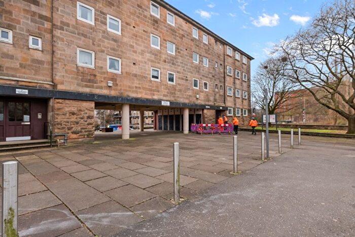 2 Bedroom Flat To Rent In Cathedral Square, Glasgow City, Glasgow, G4