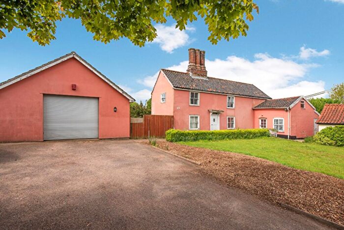 3 Bedroom Detached House For Sale In Woolpit, Suffolk, IP30