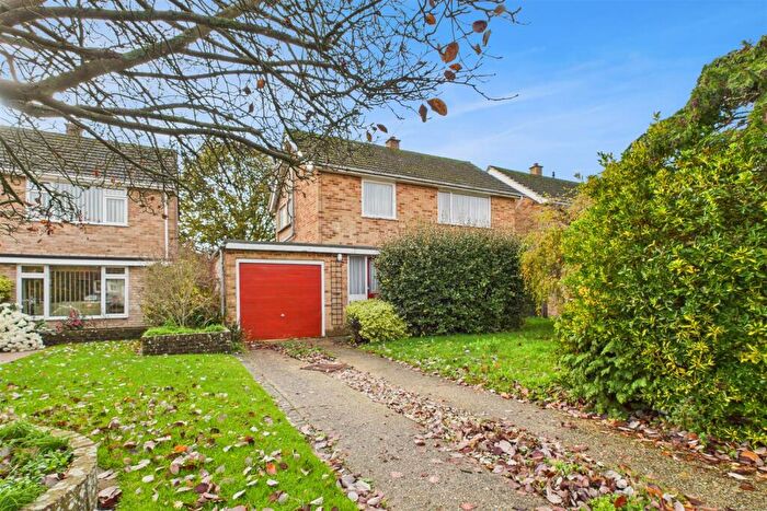 3 Bedroom Detached House For Sale In Norwich Road, Chichester, PO19