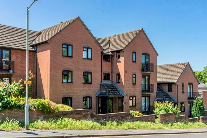 2 Bedroom Apartment To Rent In Western Road, Tring, HP23