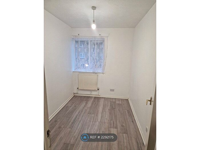 2 Bedroom Flat To Rent In Waterfield Close, Belvedere, DA17