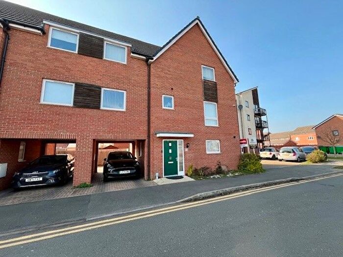 3 Bedroom End Of Terrace House To Rent In Putman Street, Aylesbury, HP19