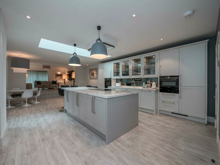 4 Bedroom Flat To Rent In Belgrave Crescent, Edinburgh, EH4