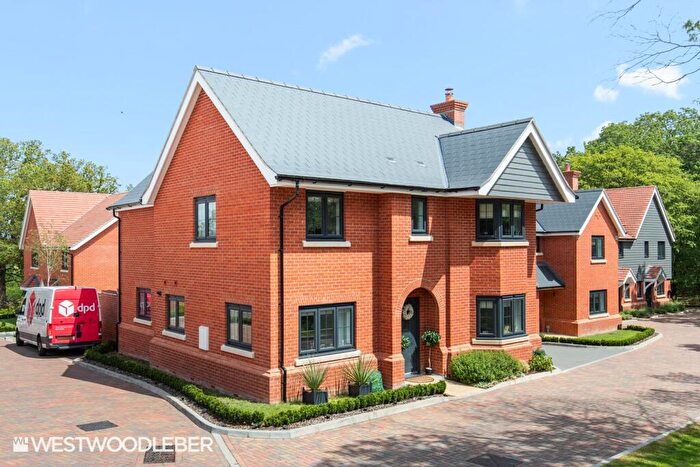 4 Bedroom Detached House For Sale In Rosewood Gardens, Goffs Oak, Waltham Cross, EN7