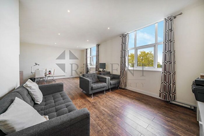 2 Bedroom Flat To Rent In Bromyard House, Bromyard Av, W3