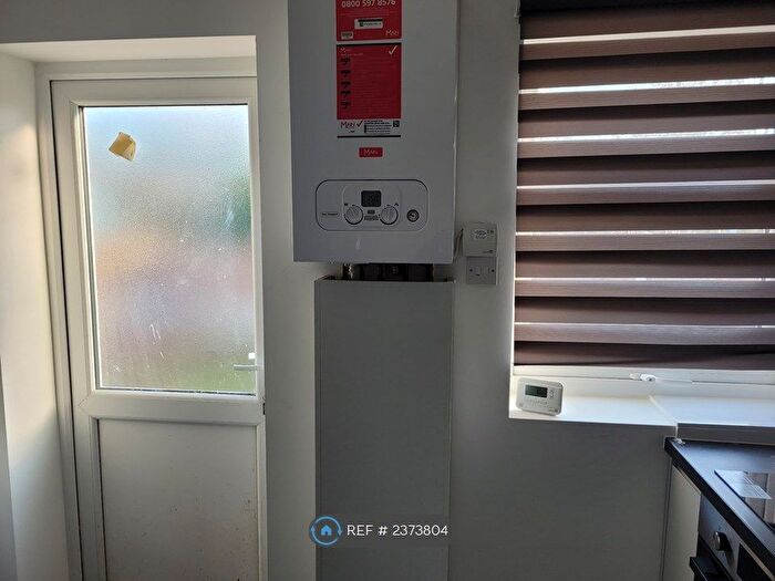 Studio To Rent In Larch Road, Dartford, DA1