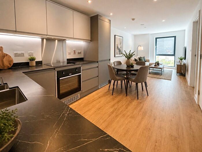 1 Bedroom Apartment To Rent In Saxton Lane, Leeds, West Yorkshire, LS9