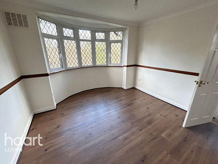 3 Bedroom End Of Terrace House To Rent In Turners Road South, Luton, LU2